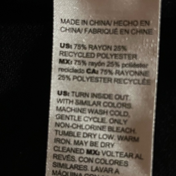 NWT Chico’s V Neck Lightweight Pullover Sweater - Picture 2 of 4